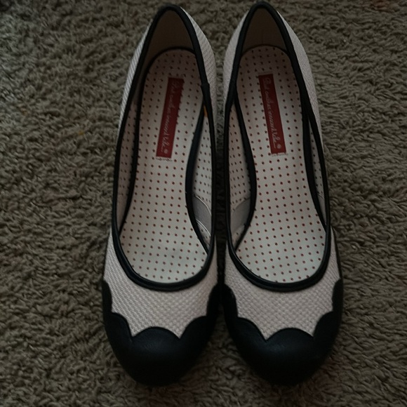 Cream colored heels - Picture 2 of 3